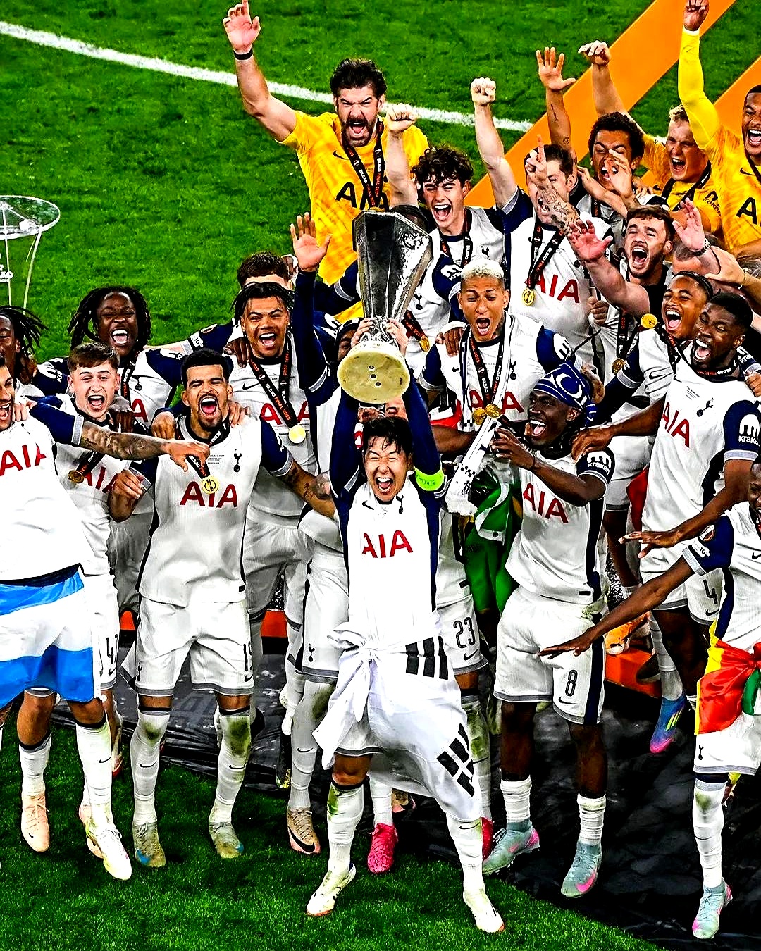 皇马后卫展现团队合作精神，誓夺冠军的简单介绍