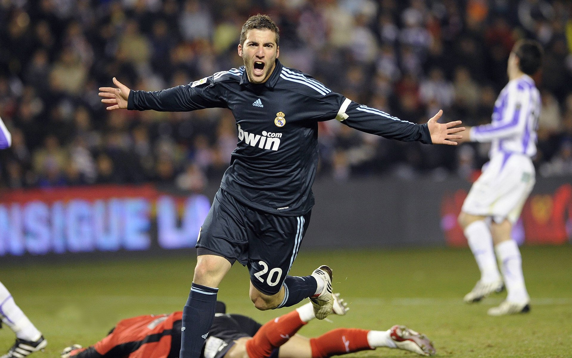 世界排名争夺战之夜,西亚卡姆的自我救赎