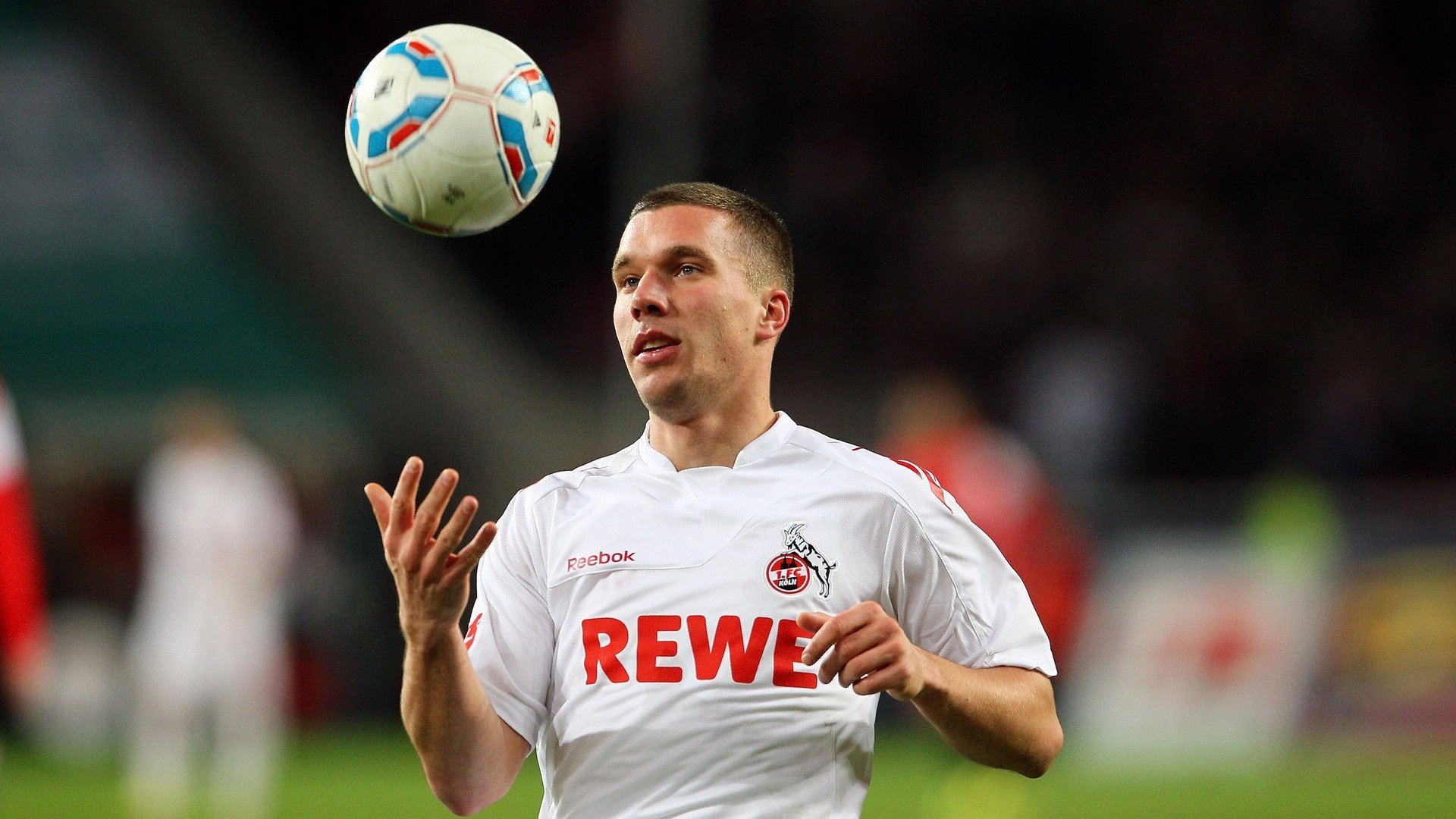 足球与篮球的时空交错，当卢卡库爆发遇见利物浦的单节狂潮