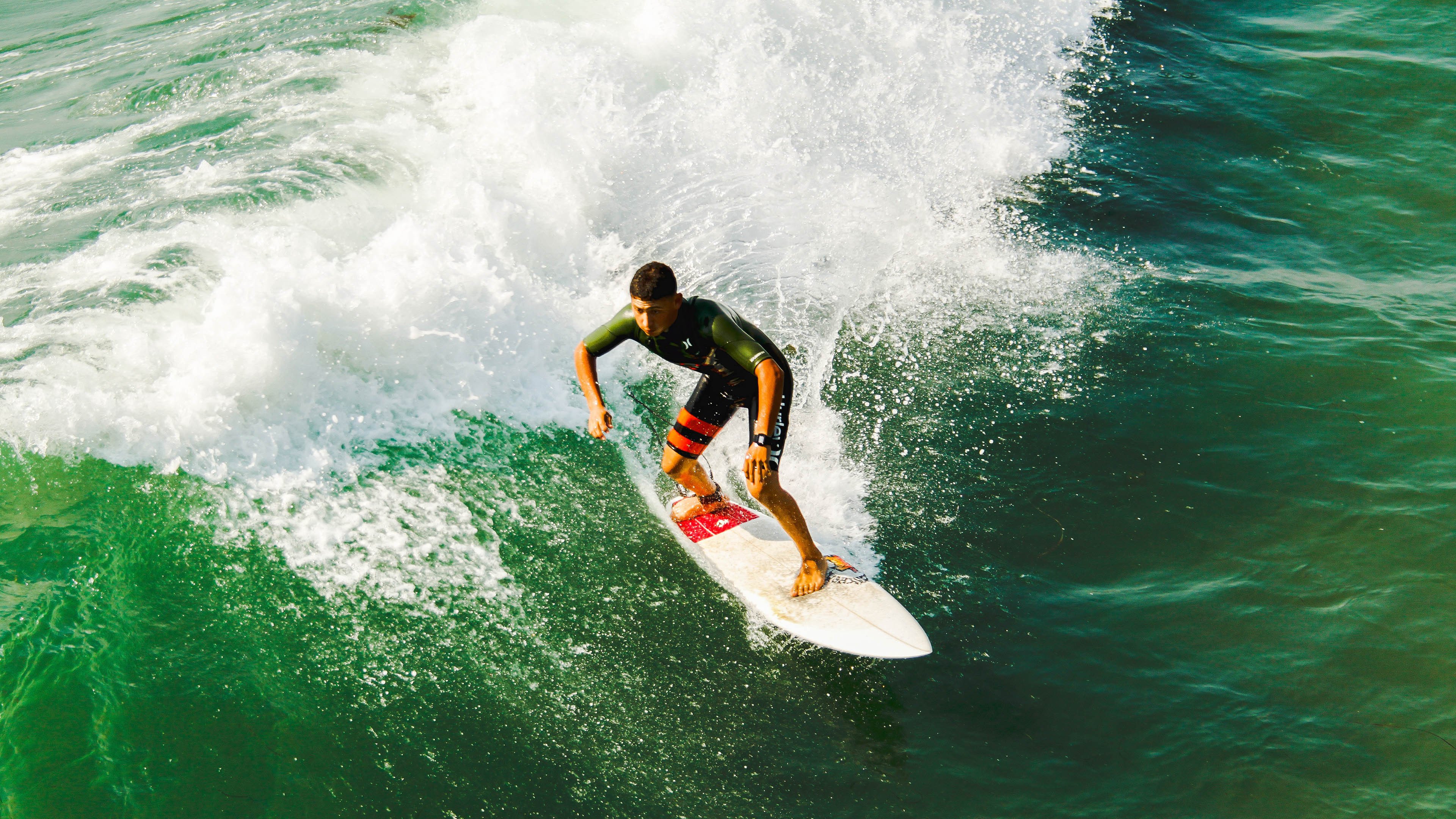 开云体育APP下载-当凯尔特绿潮遭遇孟菲斯熊吼，约基奇用无解实力重定义证明二字