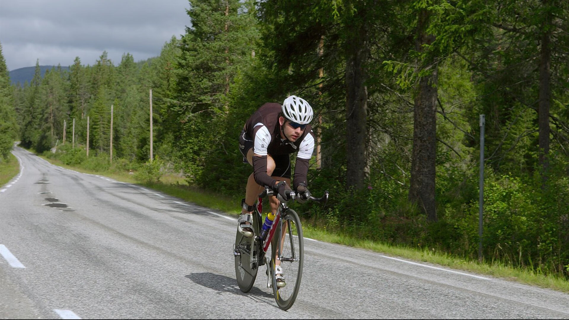 开云体育中国-北欧风暴席卷中美洲，瑞典制霸洪都拉斯，莱万化身关键先生改写战局